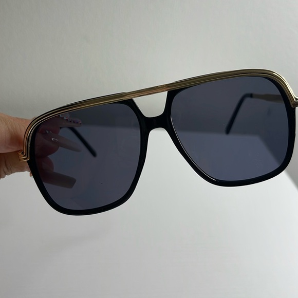Sunglasses - Picture 5 of 6